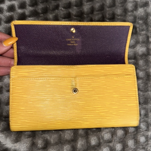 LV EPI WALLET YELLOW - Picture 7 of 8